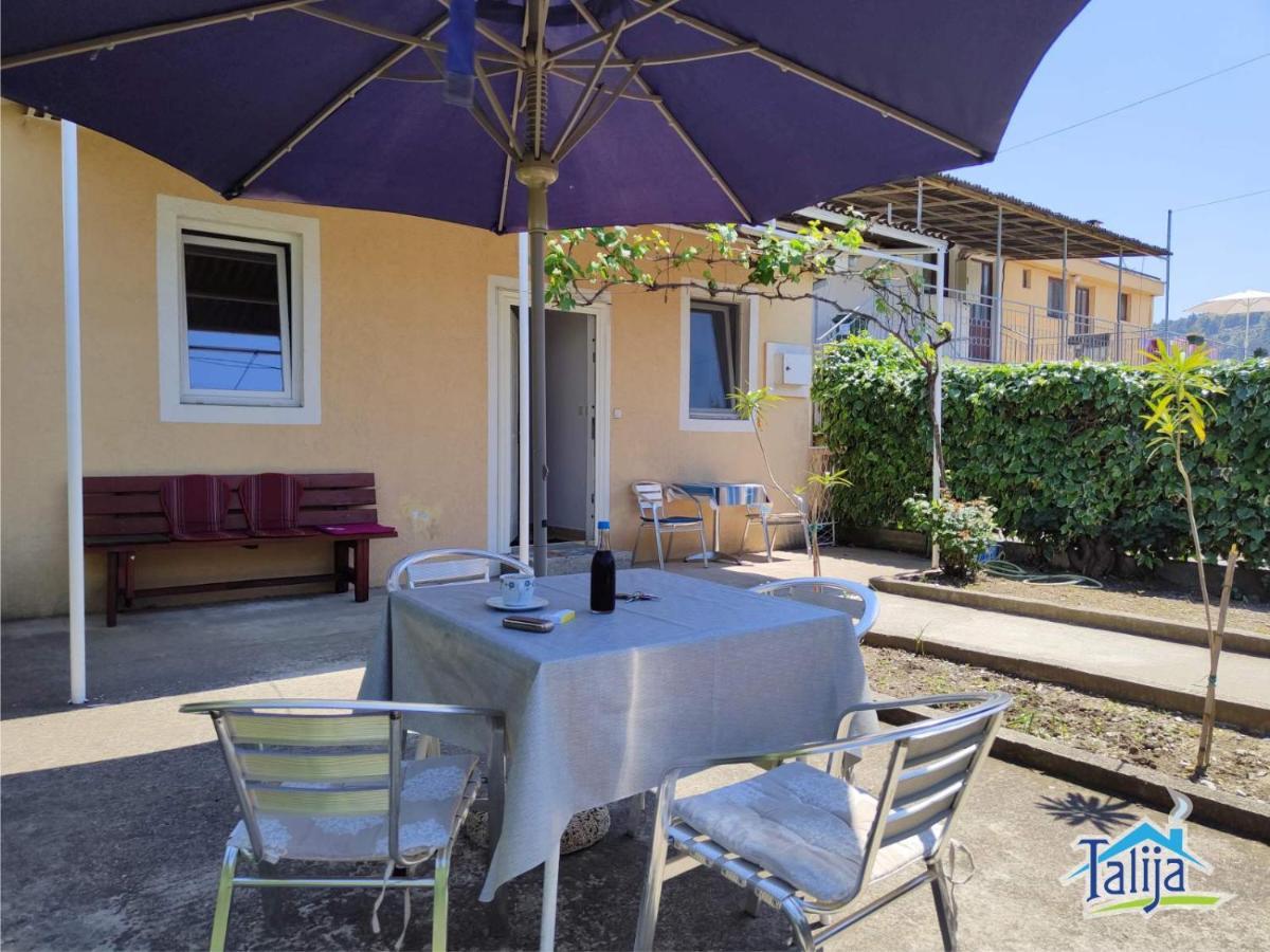 Vila Talija Bar Exteriér fotografie